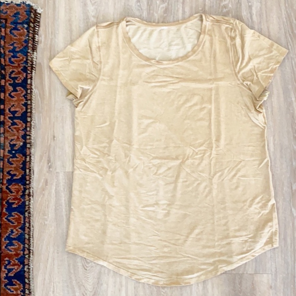 Lululemon Tee